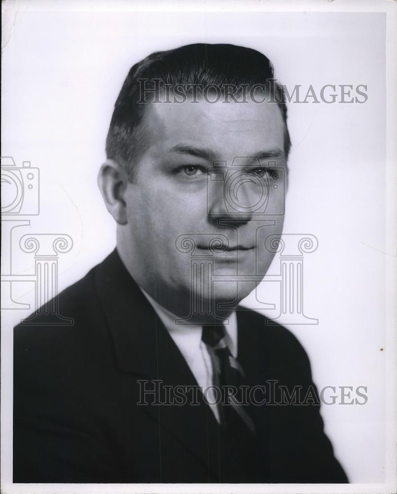 1961 Press Photo MW Peters The Glidden Company Businessman - Historic Images