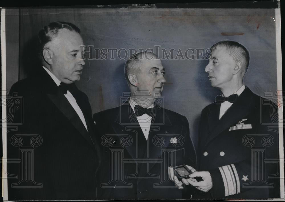 1955 Press Photo R Adm Hyman Rickover, Univ of Columbia, Dr G Kirk,PE Landolt - Historic Images