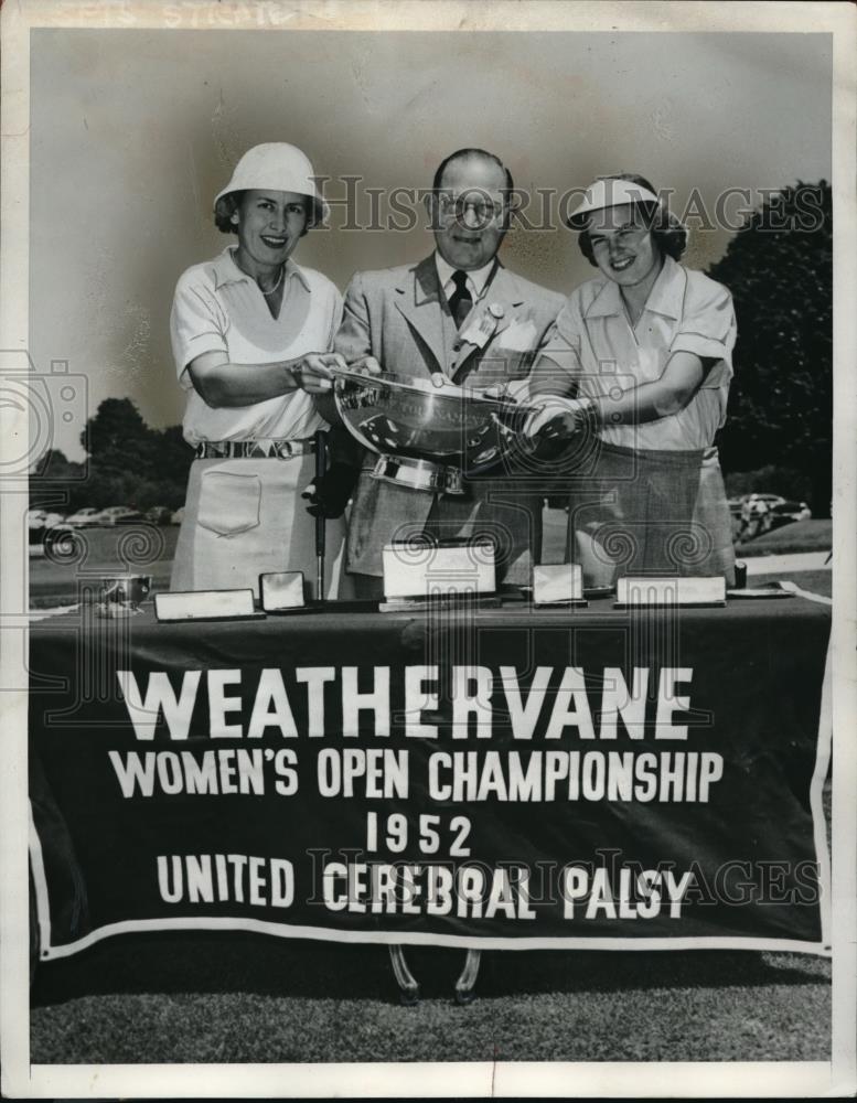 1952 Press Photo Betty Jameson, runner-up, Betsy Rawls, winner, Alvin Handmacher - Historic Images