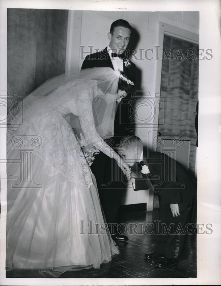 1956 Press Photo Atlanta, Ga wedding of Elbert &amp; Oeda Allen, boy E Atkinson - Historic Images