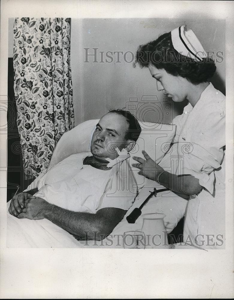 1953 Press Photo John K Shepard Alexander Salem Ohio Patient And Nurse - Historic Images