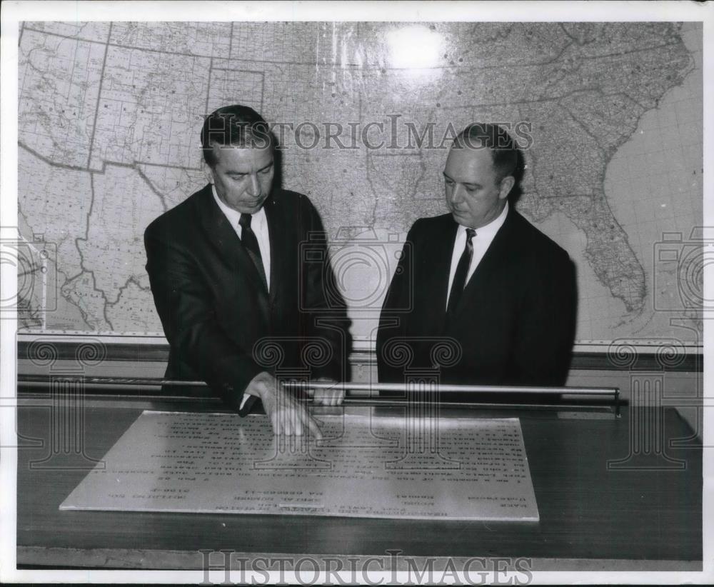 1970 Press Photo Lock Haven, Pa police Chief DG Ornsorf at FBI Labs in D.C. - Historic Images