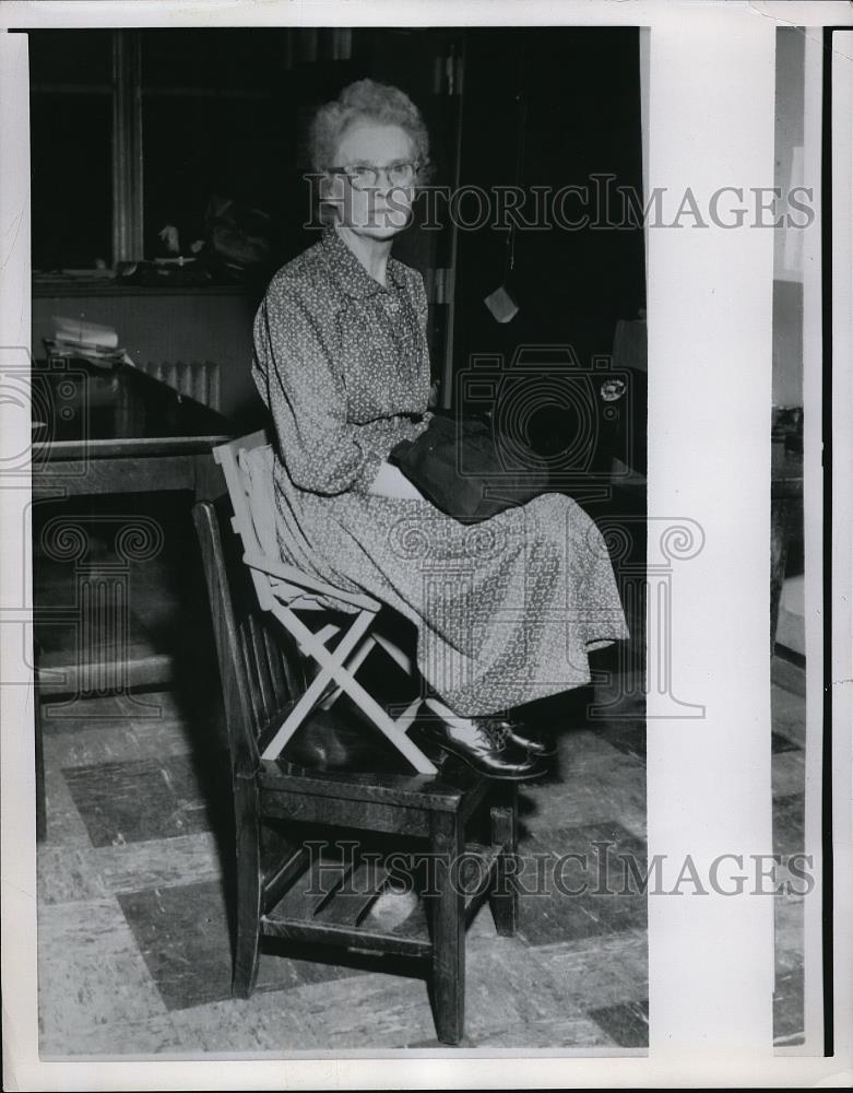 Press Photo Mrs Charlotte Conley Brought Chair To Pittsburgh Jury Trial - Historic Images
