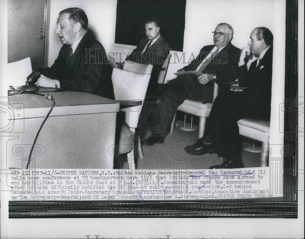 1956 Press Photo United Nations Secretary Dag Hammarskjold Speaking With News - Historic Images