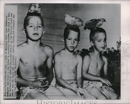1951 Press Photo Portland, Ore. Jay, Gary & Morr Hafford & pet birds on heads - Historic Images