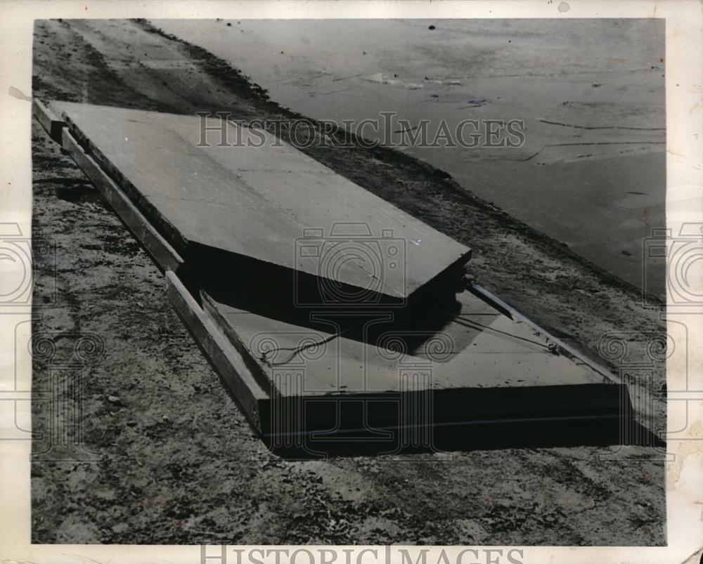 1944 Press Photo A Army assault boat folded for transport. - neb49955 - Historic Images