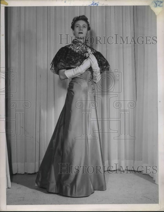 1948 Press Photo Model Wearing Long Dress Fitted at Waist with Lace Short Shawl - Historic Images