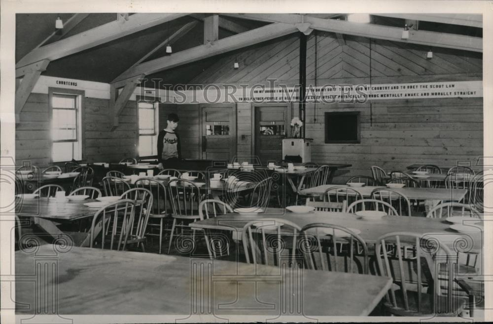 1940 Press Photo The Mess Hall at the Doddridge Farm where refugees eat. - Historic Images