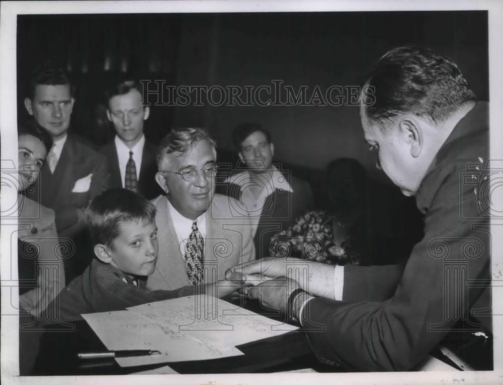 1944 Press Photo Walter Shalaitis Jr.,Judge Victor Kula,Attorney H.L. Donovan - Historic Images