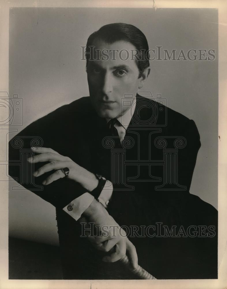 1961 Press Photo John Bernard Director House of Revlon - neb51696 - Historic Images