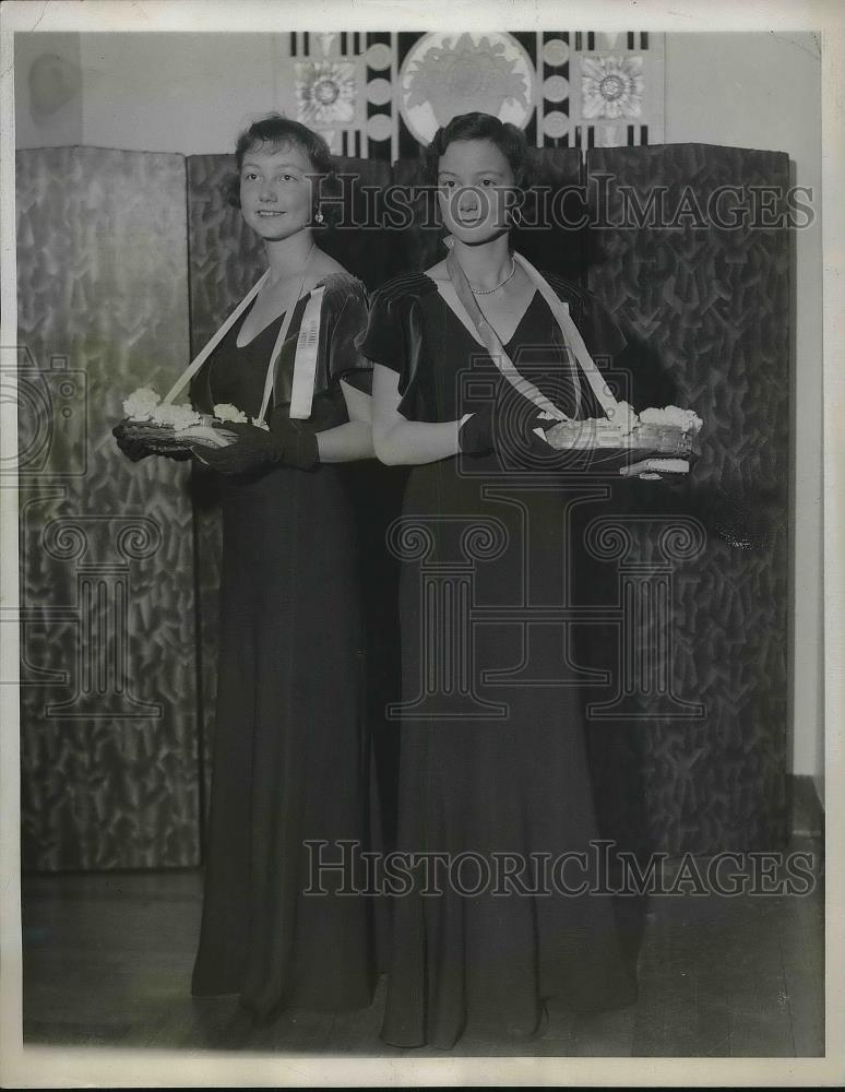 1932 Press Photo Henrietta Skinner, Eleanora Skinner at NYC Waldorf Astoria - Historic Images