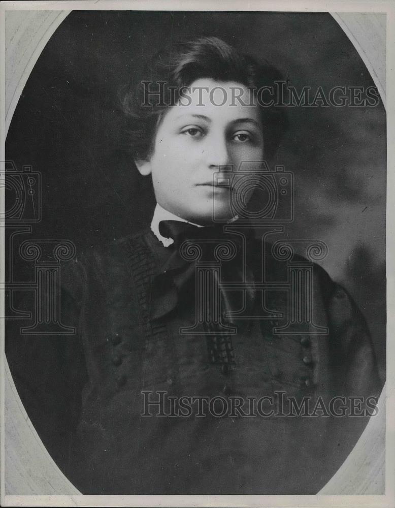 1941 Press Photo Mrs Bessie Hillsomn as a young woman - Historic Images