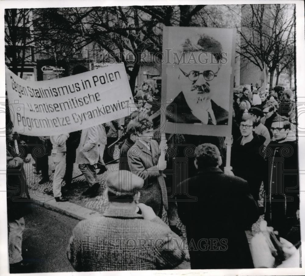 1968 Press Photo Peter Brandt Demonstrates in Support of Poland - neb51646 - Historic Images