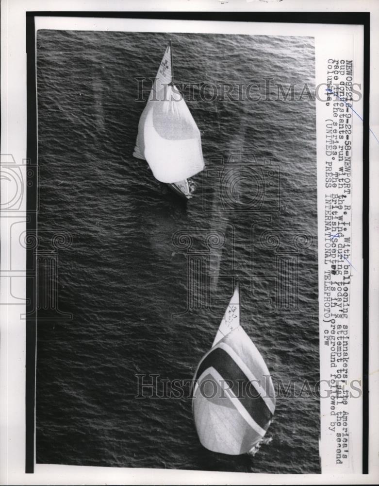 1958 Press Photo Yachts Columbia & Sceptre racing near Newport, R.I. - Historic Images