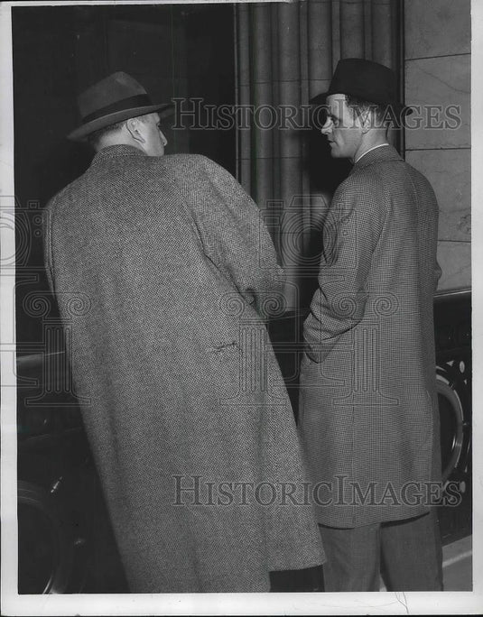 1954 Press Photo Dectectives Wm Kinchick & James Greener - neb23969 - Historic Images