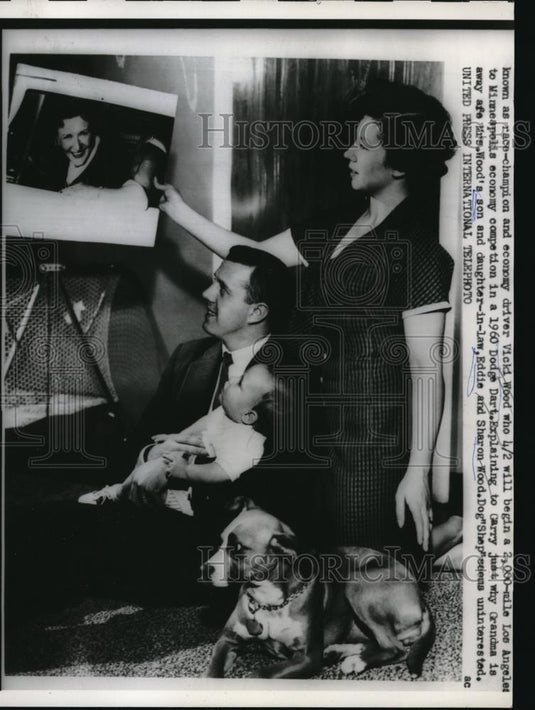 1960 Press Photo Eddie & Sharon Wood & child & dog watch a race - neb50217 - Historic Images