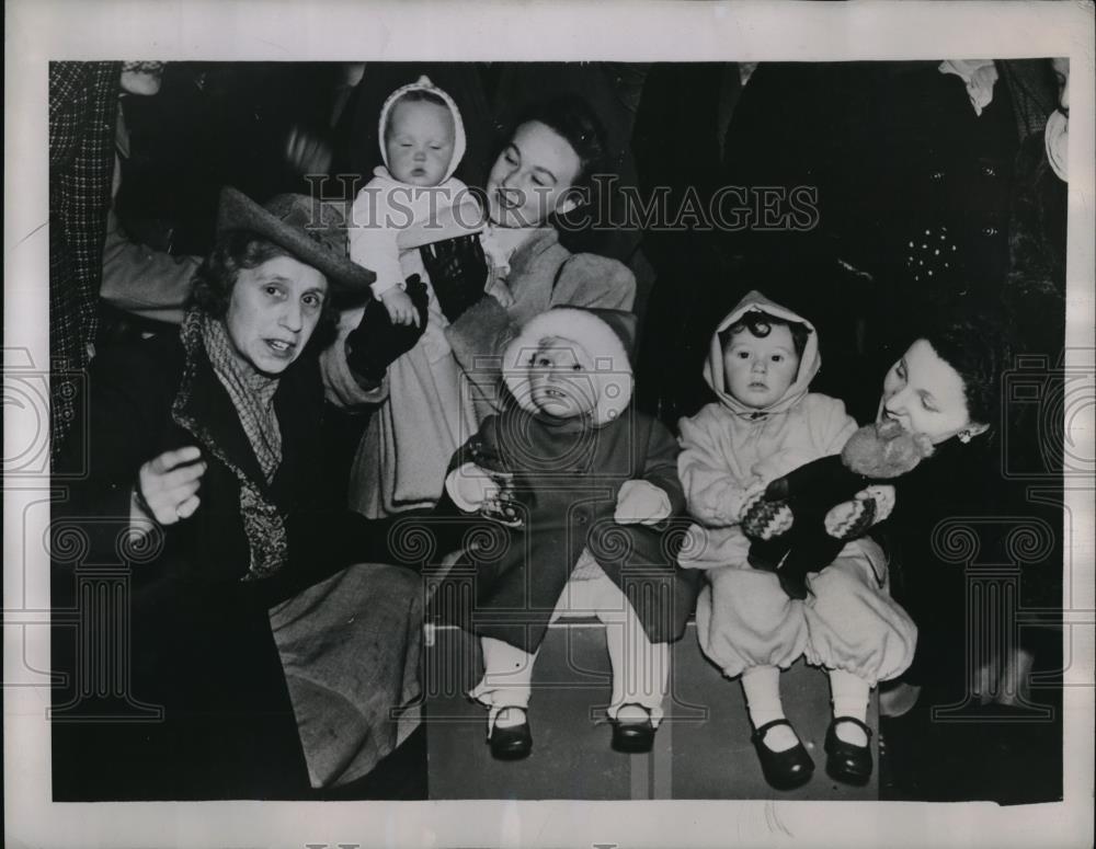 1946 Press Photo London, GI brides, S Goll, G Pearson,SA Meyer &amp; their kids - Historic Images