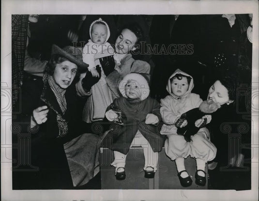1946 Press Photo London, GI brides, S Goll, G Pearson,SA Meyer & their kids - Historic Images