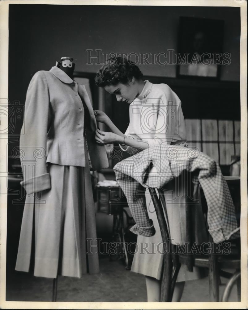 1955 Press Photo Carol Hawkins won a Westinghouse Science Scholarship - Historic Images