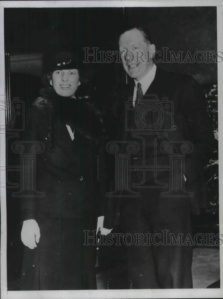 1934 Press Photo Walter Elliot British Minister Of Agriculture,Katherine Tennant - Historic Images