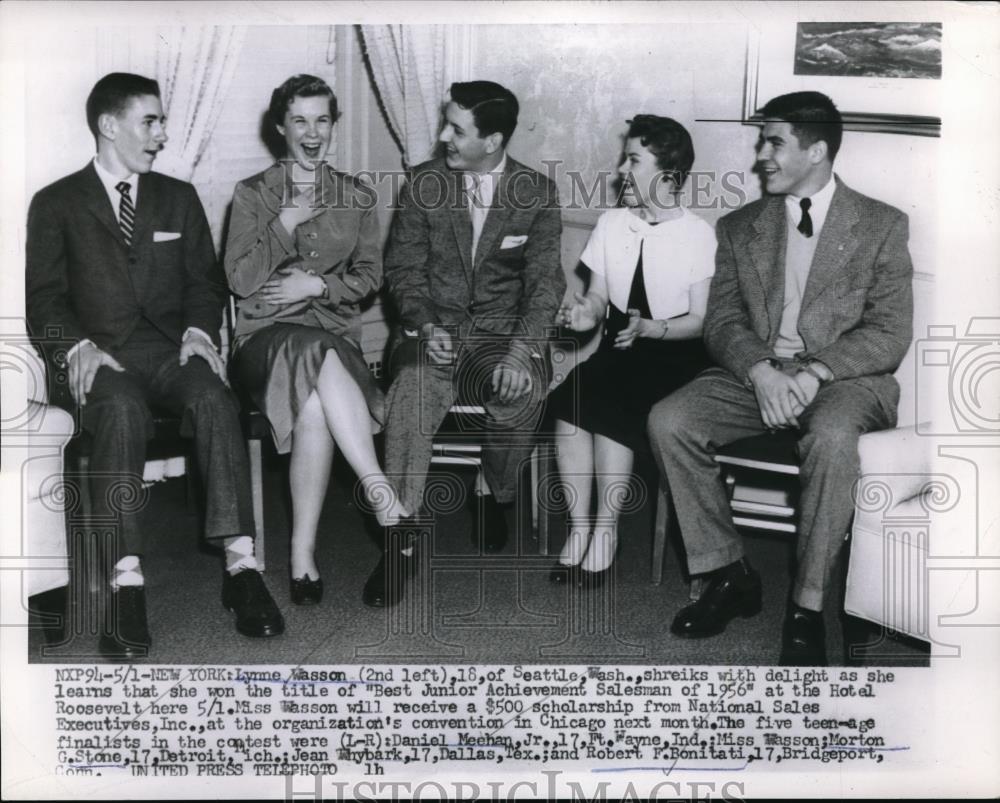 1956 Press Photo Lynne Wasson Won Best Junior Achievement Salesman - Historic Images