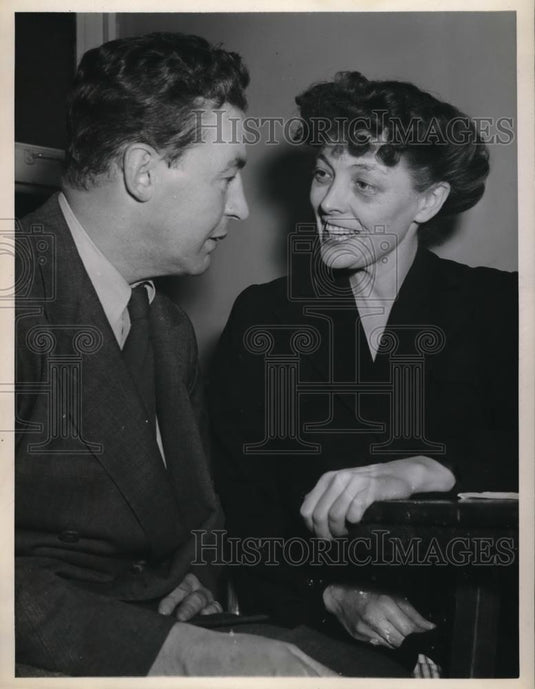 1945 Press Photo Mrs Ann I Mansfeldt on trial for murder with atty V Hallinan - Historic Images