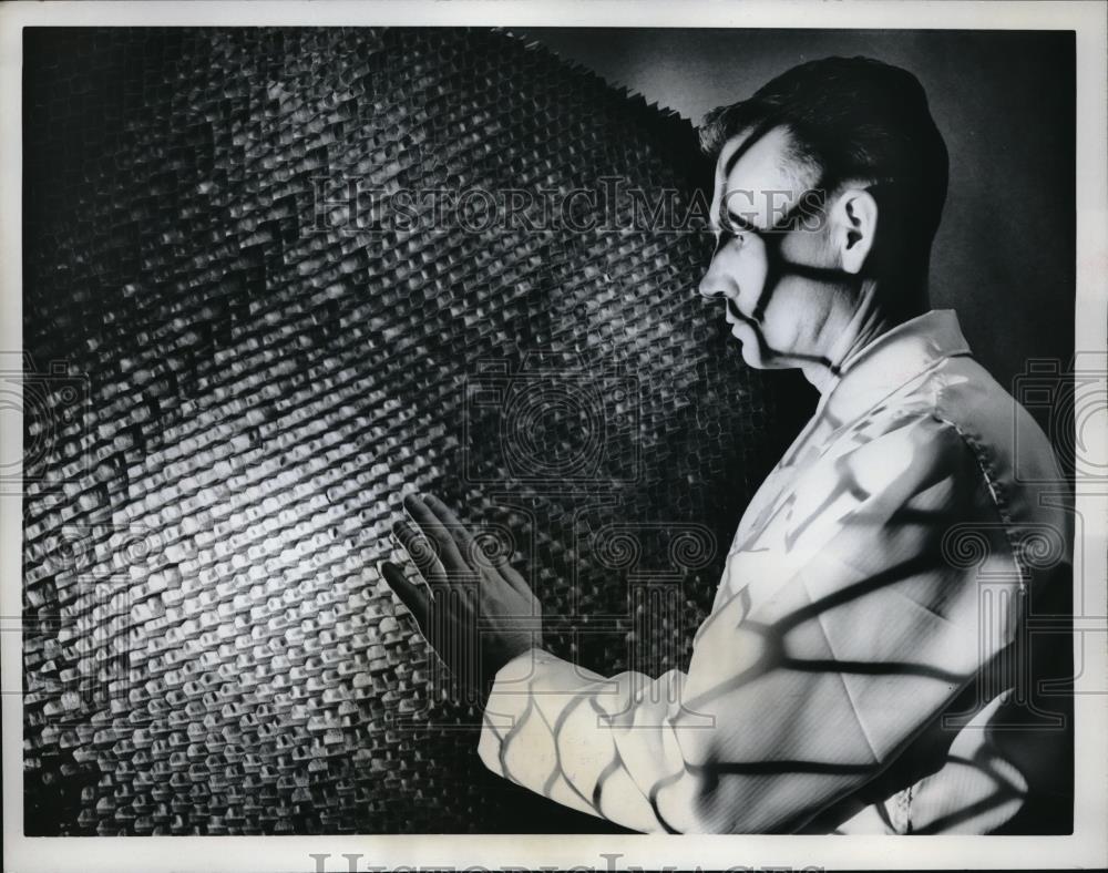 1962 Press Photo Akron, Ohio honeycomb material at Goodyear Aircraft Corp - Historic Images