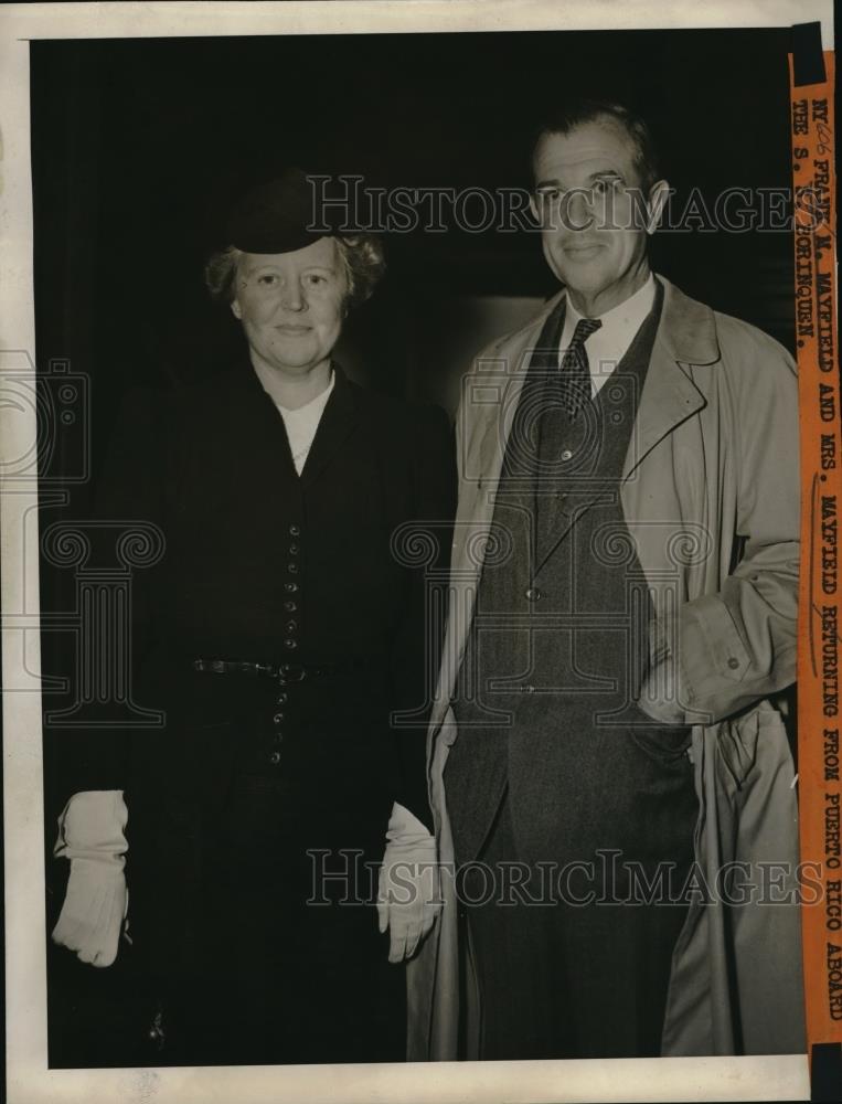 1940 Press Photo Frank Mayfield and wife having returned from Puerto Rico - Historic Images