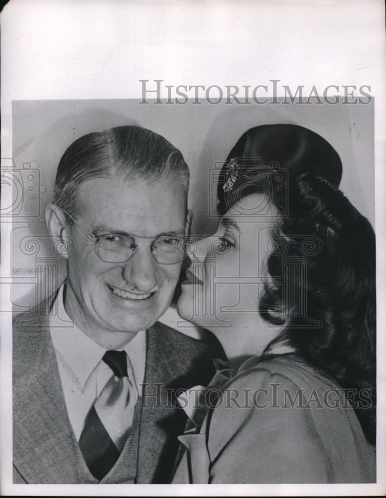 1949 Press Photo Tom Finigan stand in fro groom ^ Grace Allen at wedding - Historic Images