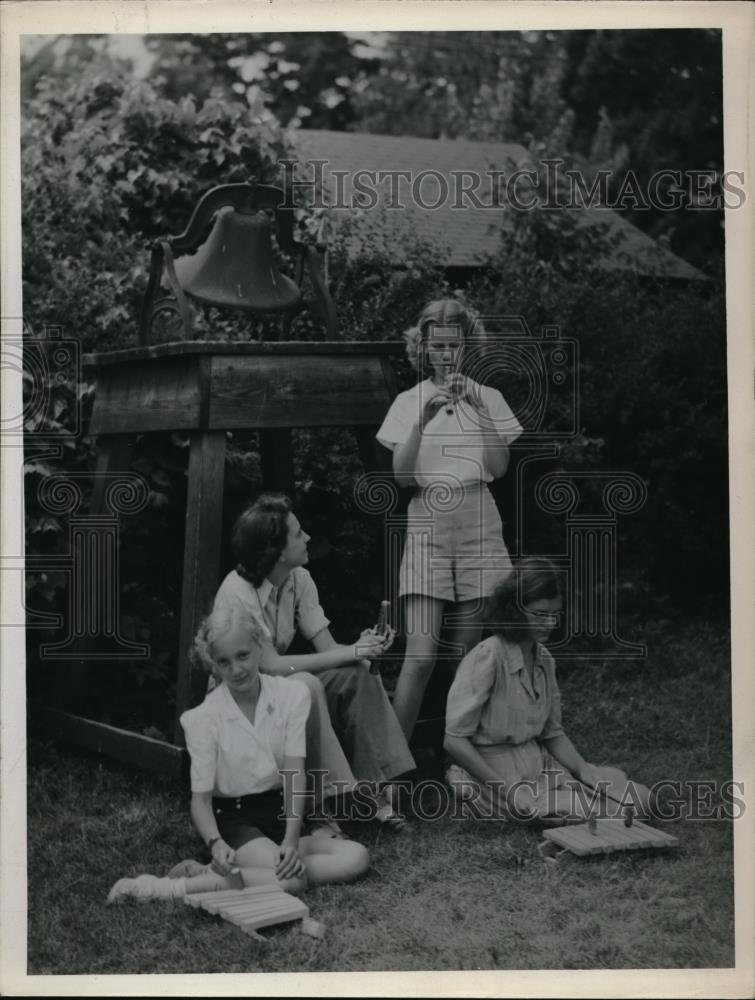 1940 Press Photo Dolores Swanson Louise Stryffler Mildred Jensen - Historic Images