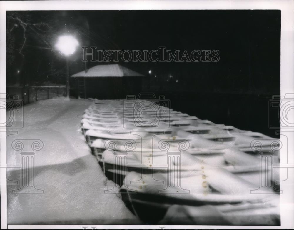 1961 Press Photo Lincoln Park Boathouse in Chicago - Historic Images