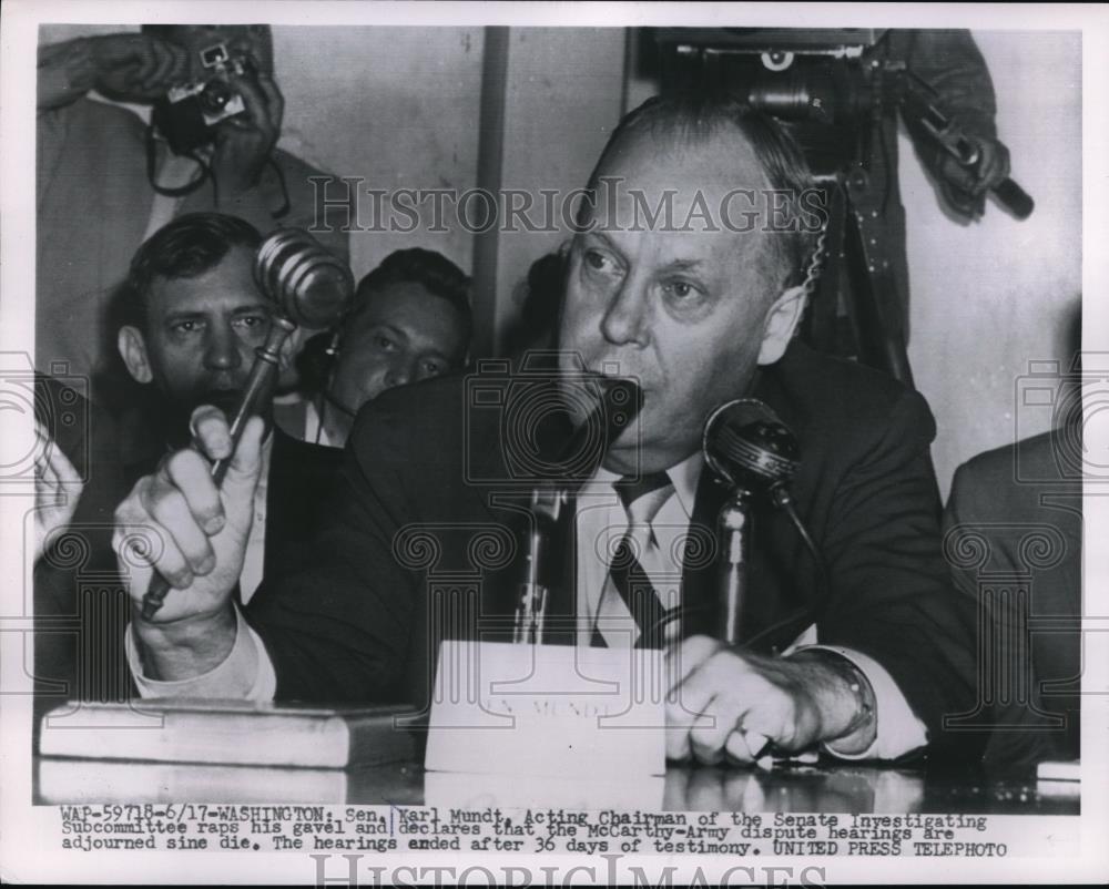 1954 Press Photo Sen. Karl Mundt, Chairman of Senate Investigating Committee - Historic Images