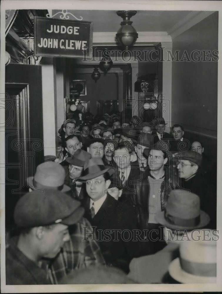 1941 Press Photo CIO Strikers of International Harvester Company - Historic Images