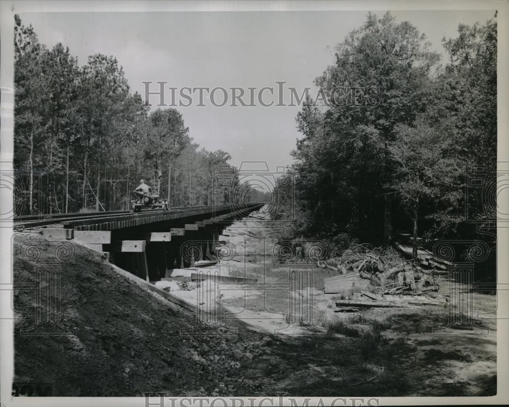 1942 Press Photo Calcasieu River bridge in La by 711th Army engineers - Historic Images