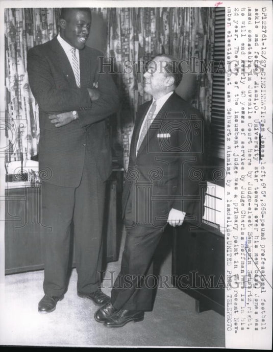 1957 Press Photo Tom Jones (T) University of Miami of Ohio with Benjamin Stuart - Historic Images