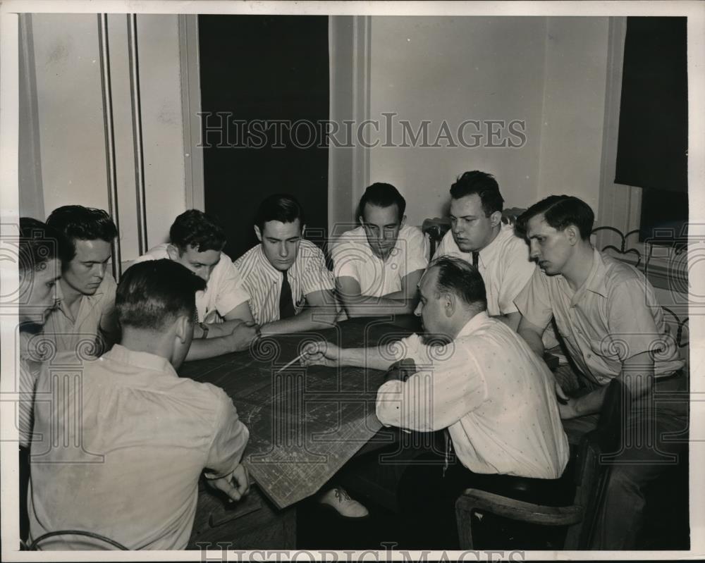 1940 Press Photo Claude Clymer &amp; students at Budd Apprentice school in Phila.Pa - Historic Images