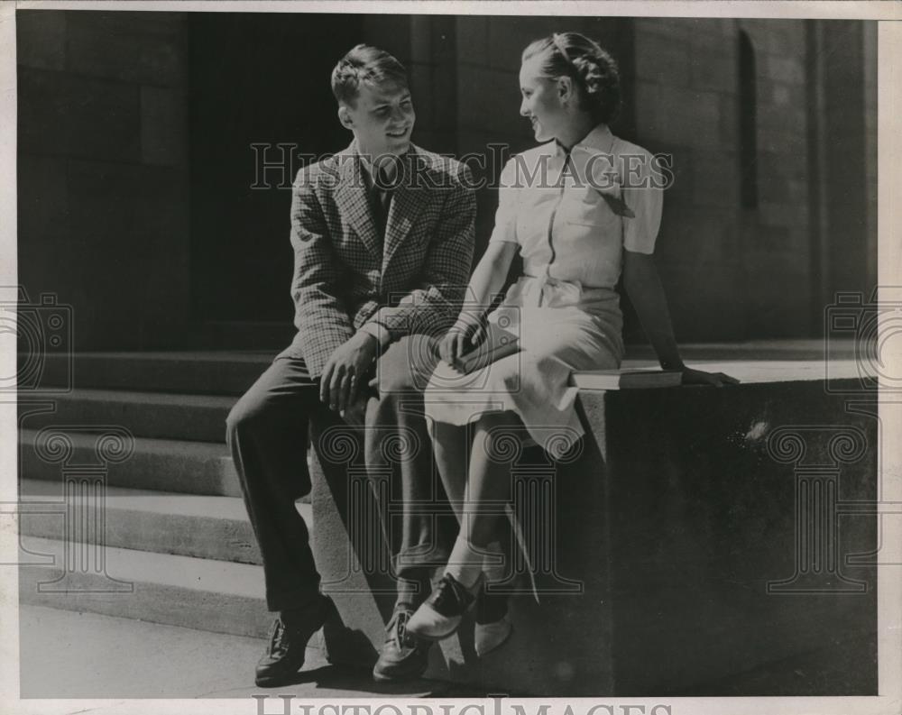 1937 Press Photo Oberlin College students - Historic Images