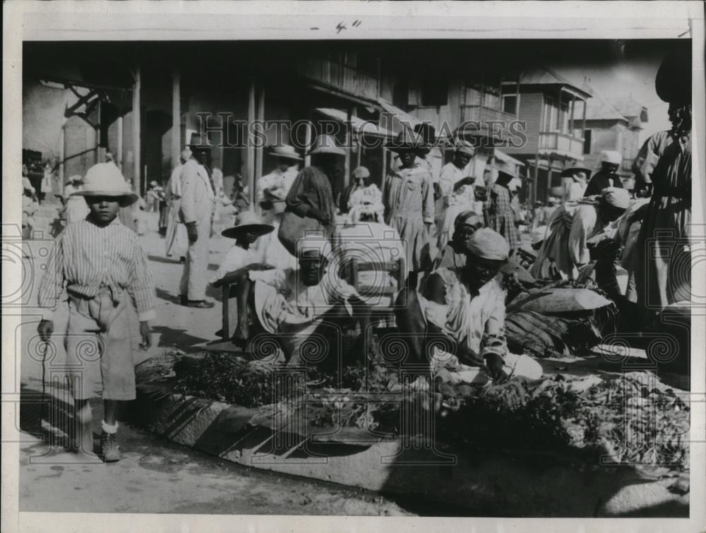 1934 Press Photo Typical Market Scene In Port-Au-Prince Haiti - neb50595 - Historic Images