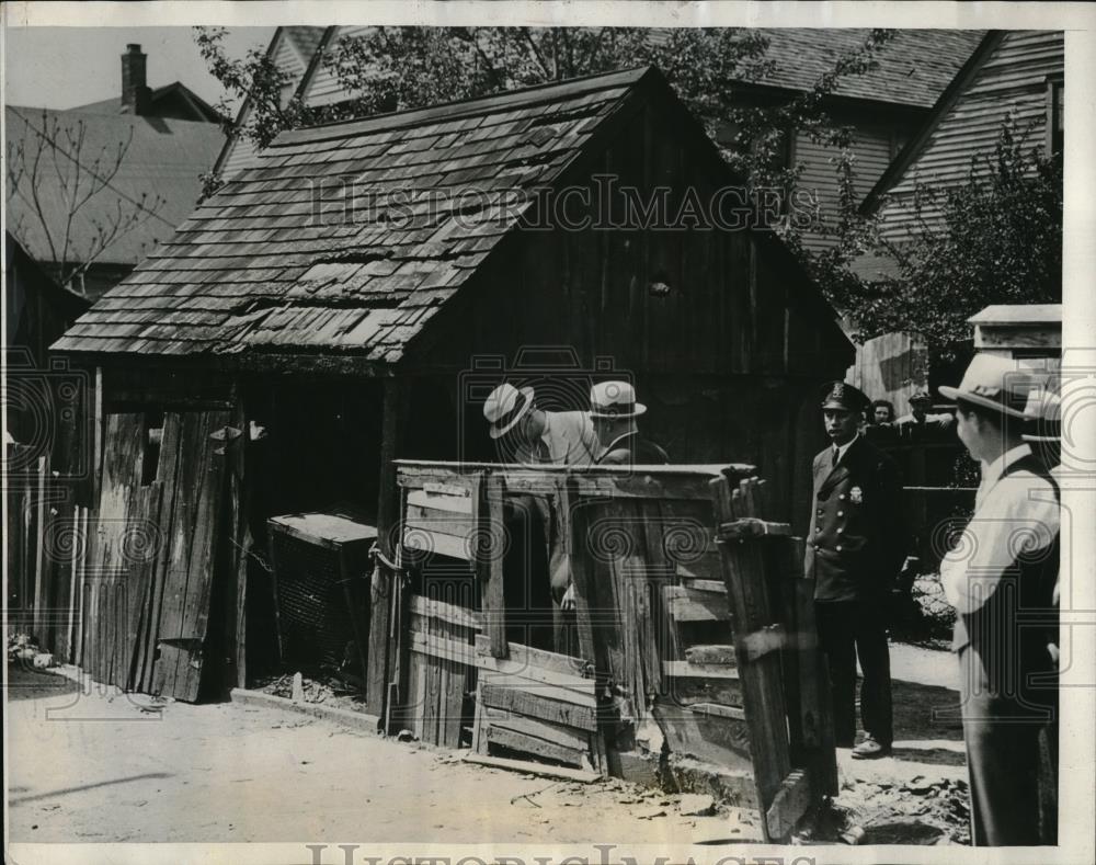 1932 Press Photo Detroit Police Investigate Murder Of Seven Year Old - Historic Images