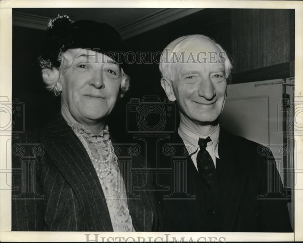 1943 Press Photo Sir William Beveridge, author of "Cradle to the Grave" - Historic Images