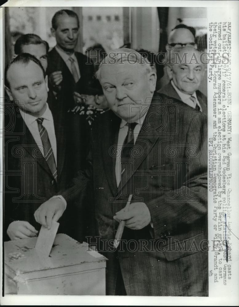 1961 Press Photo Bonn, Germany , Vice Chancellor Ludwig Erhard at the polls - Historic Images