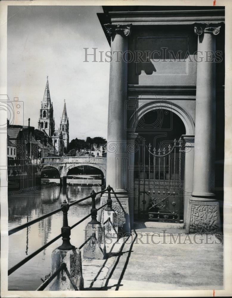 1969 Press Photo Center of Cork Built on Island in the River Lee - Historic Images