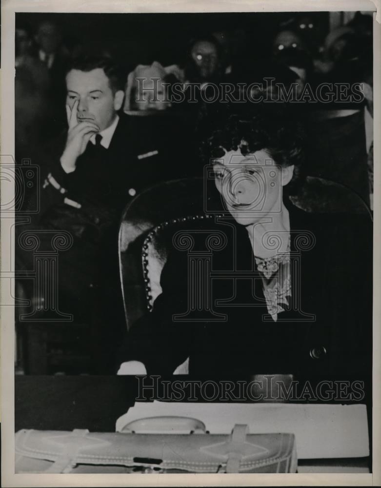 1945 Press Photo Officer Wilbur T. Martin, Mrs. Irene Mansfeldt, Murder Trial - Historic Images