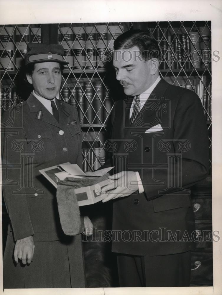 1946 Press Photo Albany, NY Mrs Bernard Gimbel &amp; Gov Thomas Dewey - Historic Images