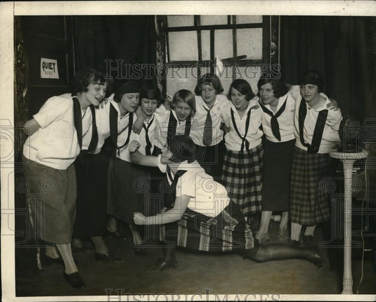 1925 Press Photo 'Aerial Girls' gospel singers and conductor Marguerite Reinhart - Historic Images