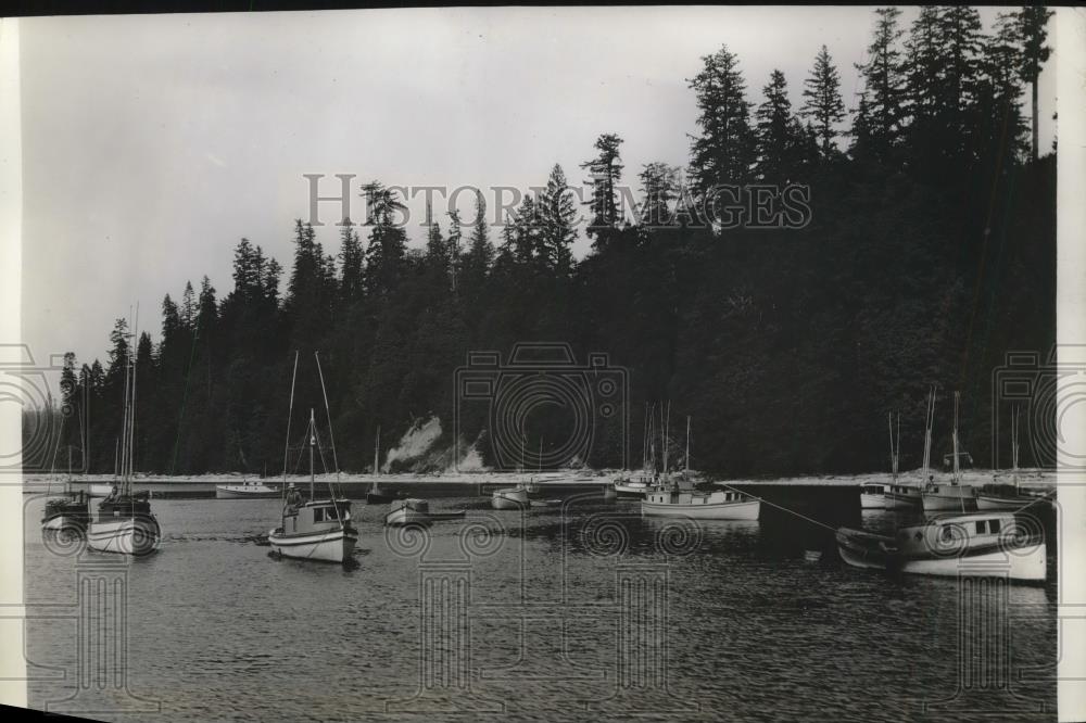 1939 Press Photo Boats used by salmon fishermen in waters of British Columbia - Historic Images