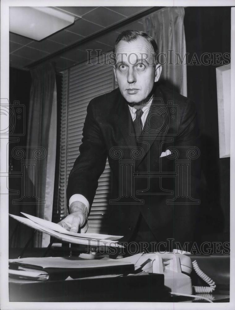 1962 Press Photo Lucius D Battle, special asst of State & Exec Sec of Dept - Historic Images