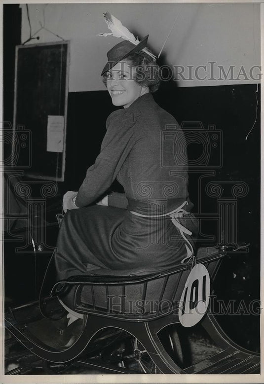 1939 Press Photo Mrs.Chauncey Fox Howe won Single Harness Pony event in N.Y. - Historic Images