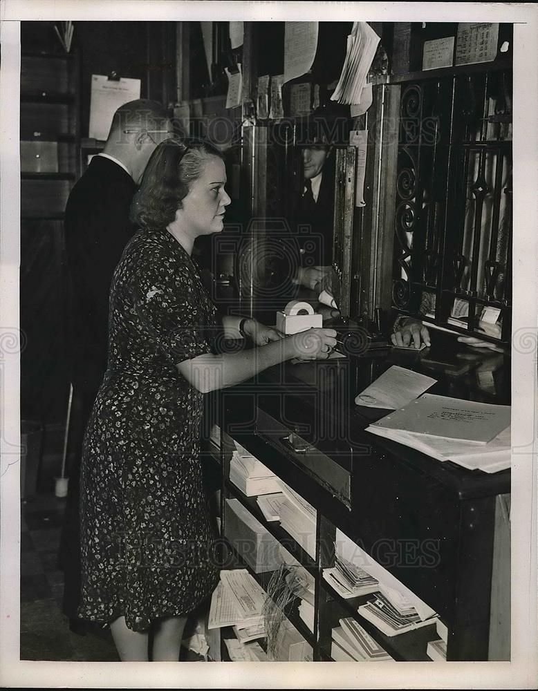 1939 Press Photo NYC, Alice Shea, teacher at HS of Commerce - Historic Images