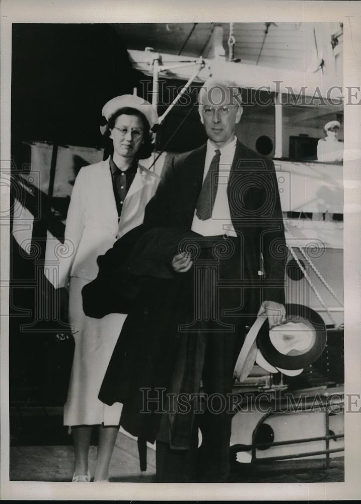 1938 Press Photo Minister Owen St Clair O&#39;Malley &amp; Daughter Arrive In New Orlean - Historic Images